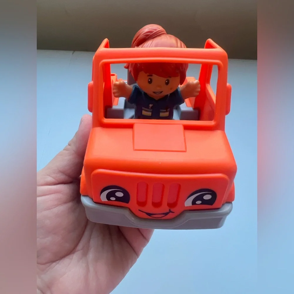 Fisher-Price Little People Toddler Toy Help and Go Tow Truck and Figure